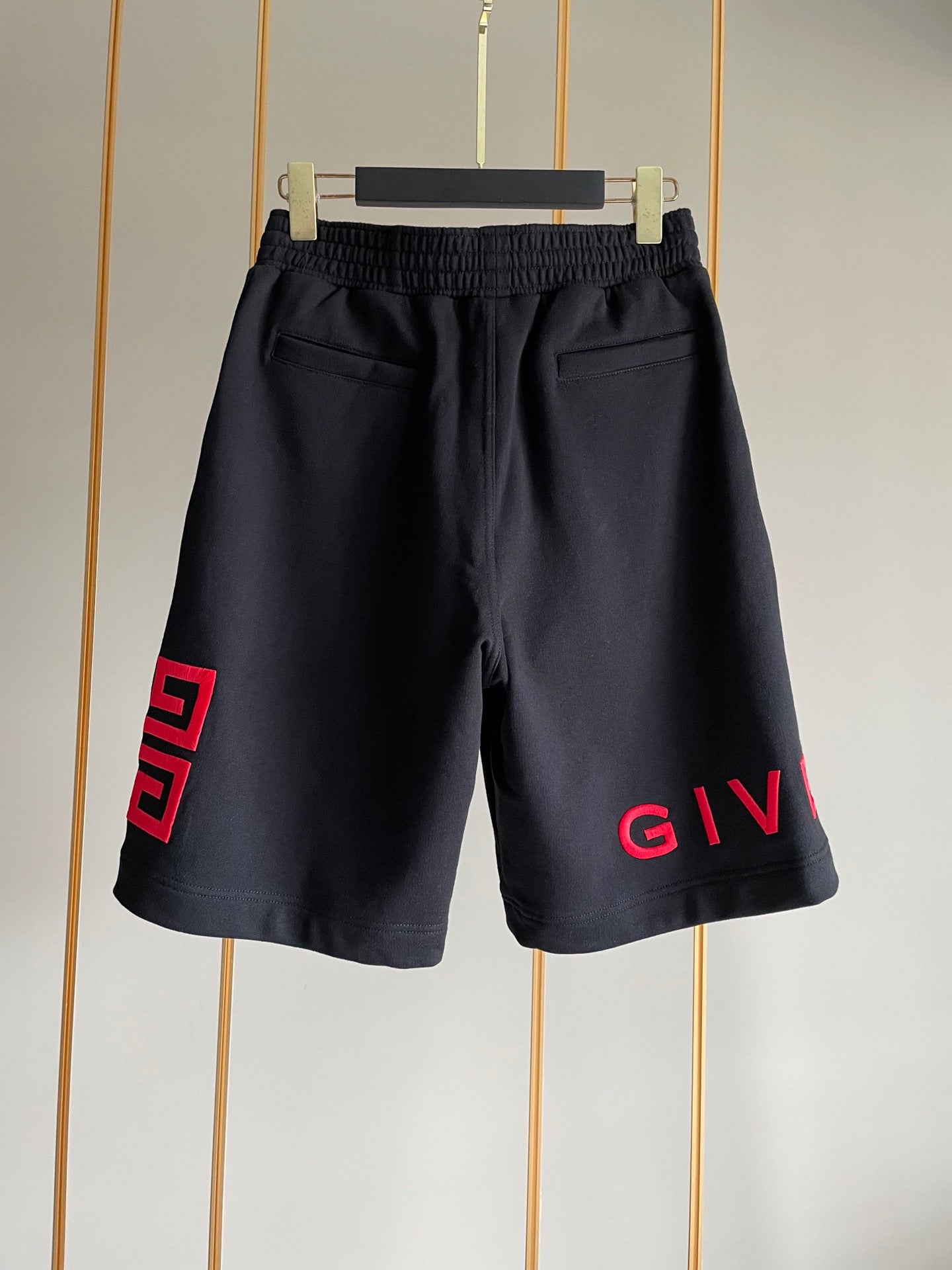 PANTALÓN CORTO GIVENCHY