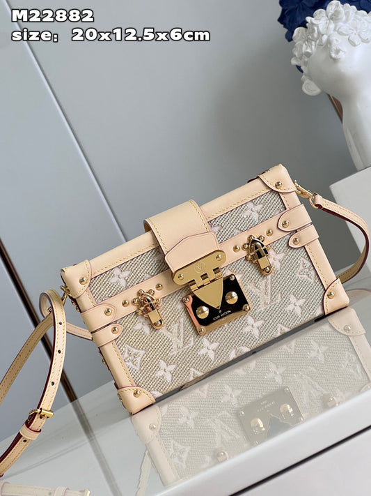 LV Petite Malle - M22882