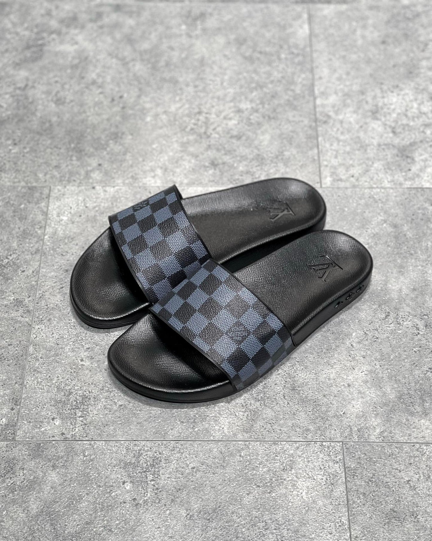 Lv Sandal