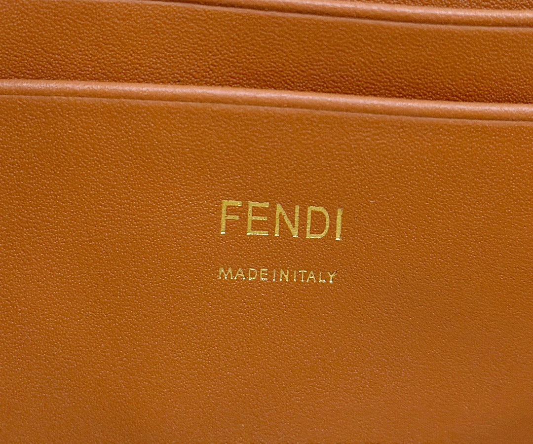 Fendi Baguette (Mini)