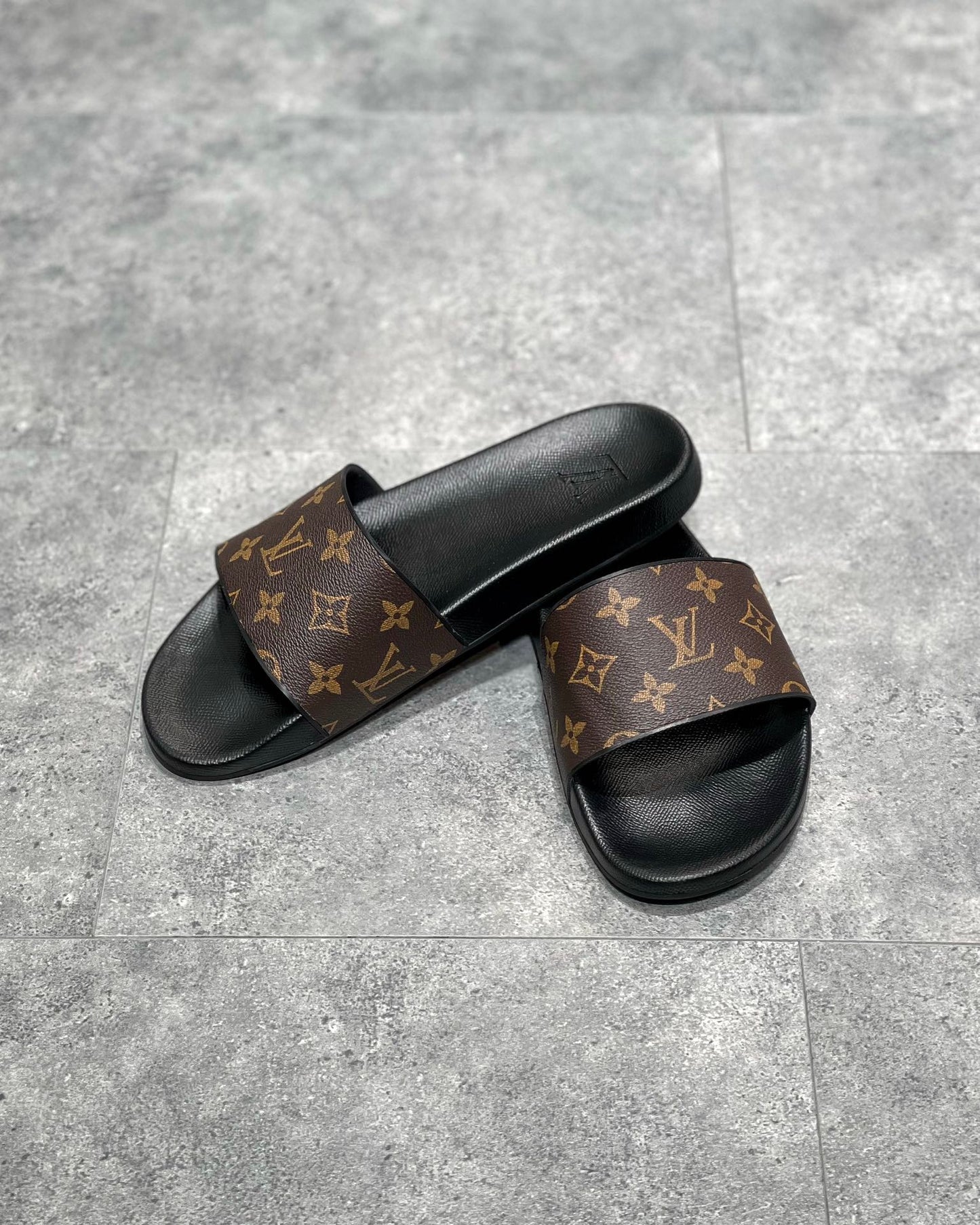 Lv Sandal