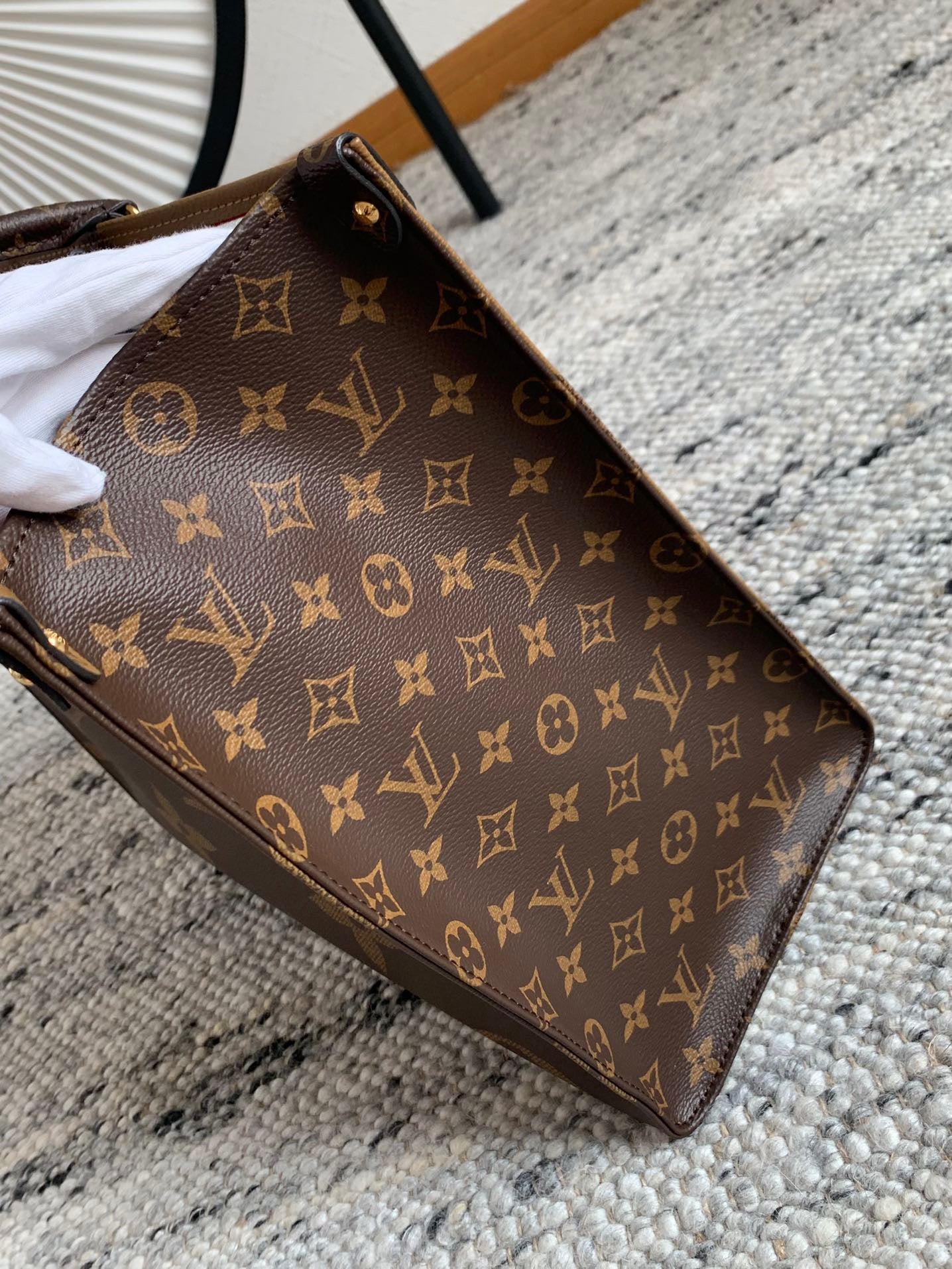 LV OnTheGo Tote -M44576