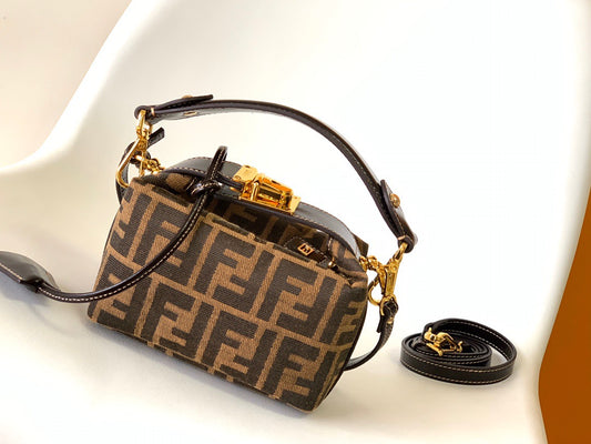 Bolso Fendi Mini Cubo