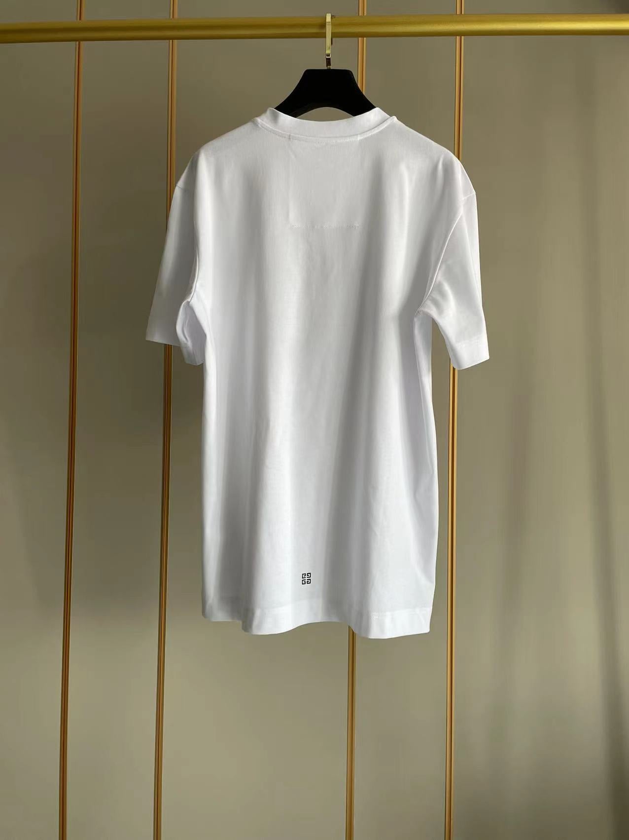 Givenchy T-shirt