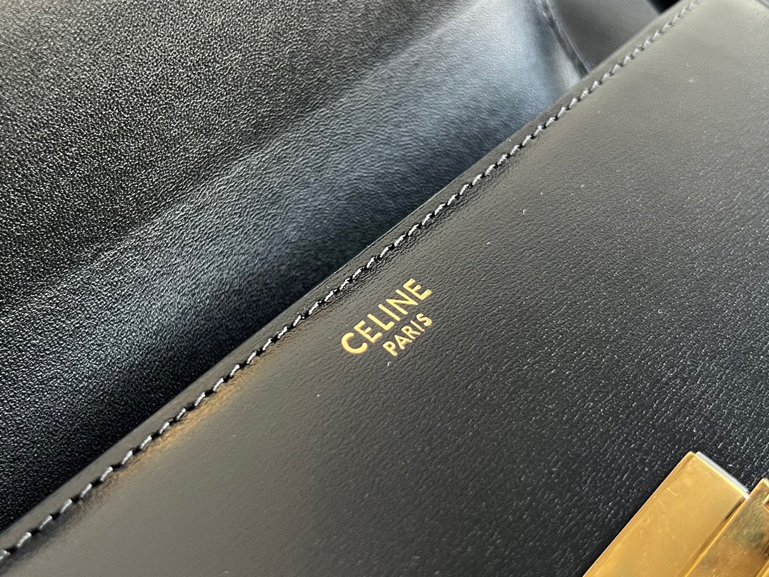 Céline Triomphe Hobo