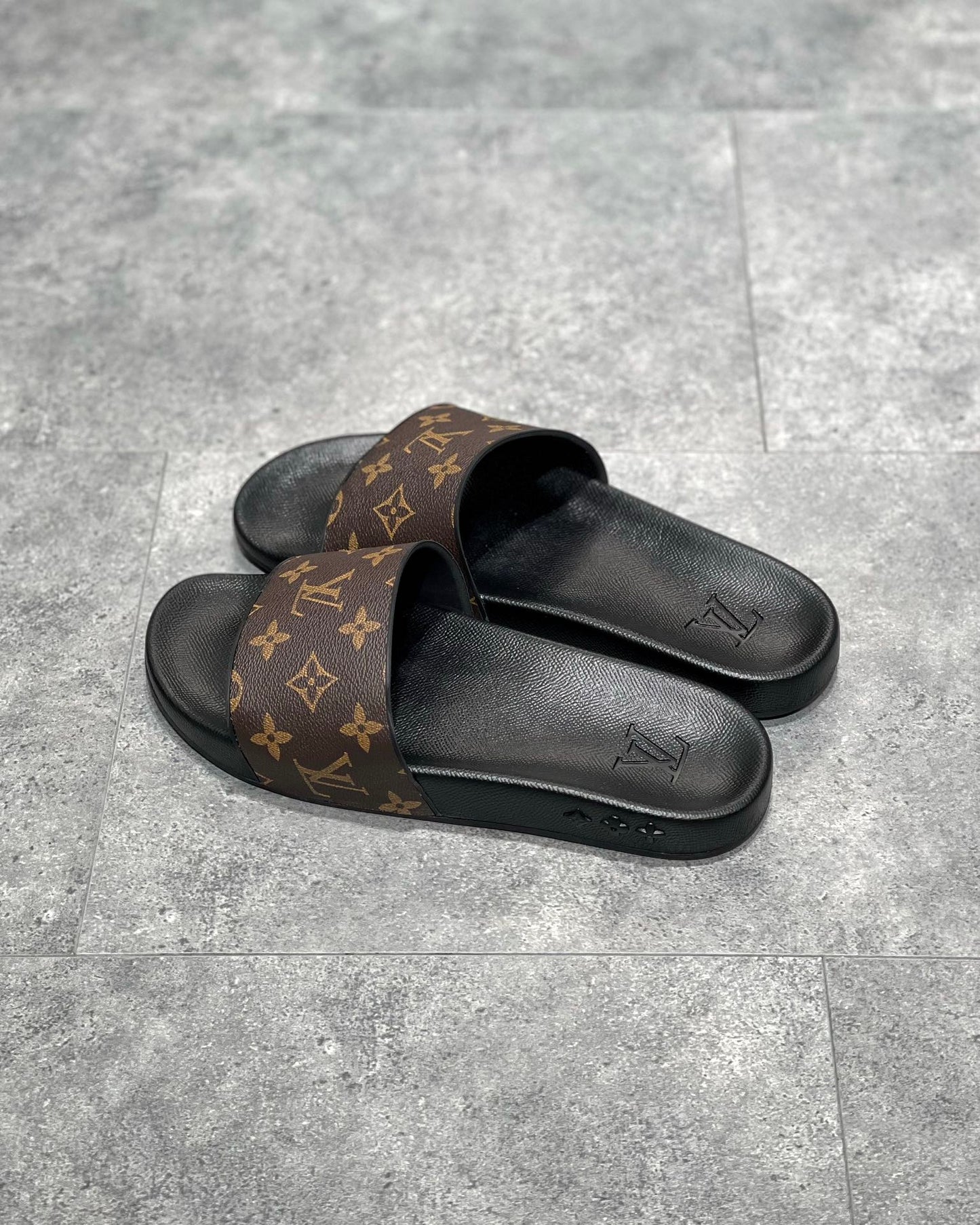 Lv Sandal