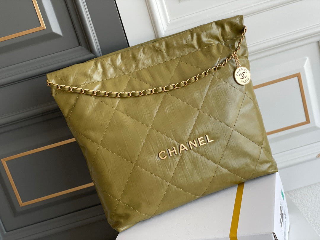 Chanel 23A 22Bag (42cm)