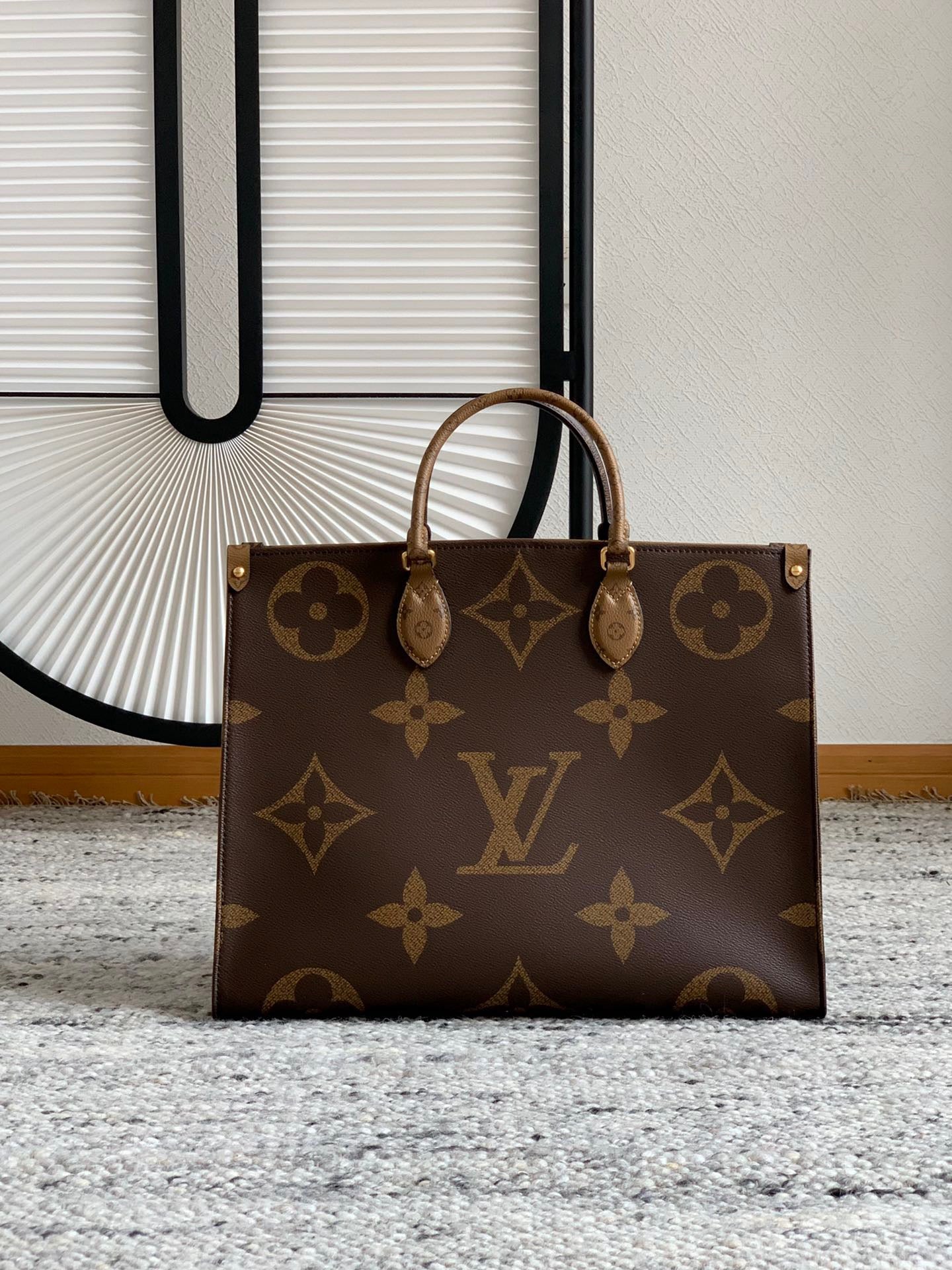 LV OnTheGo Tote -M44576