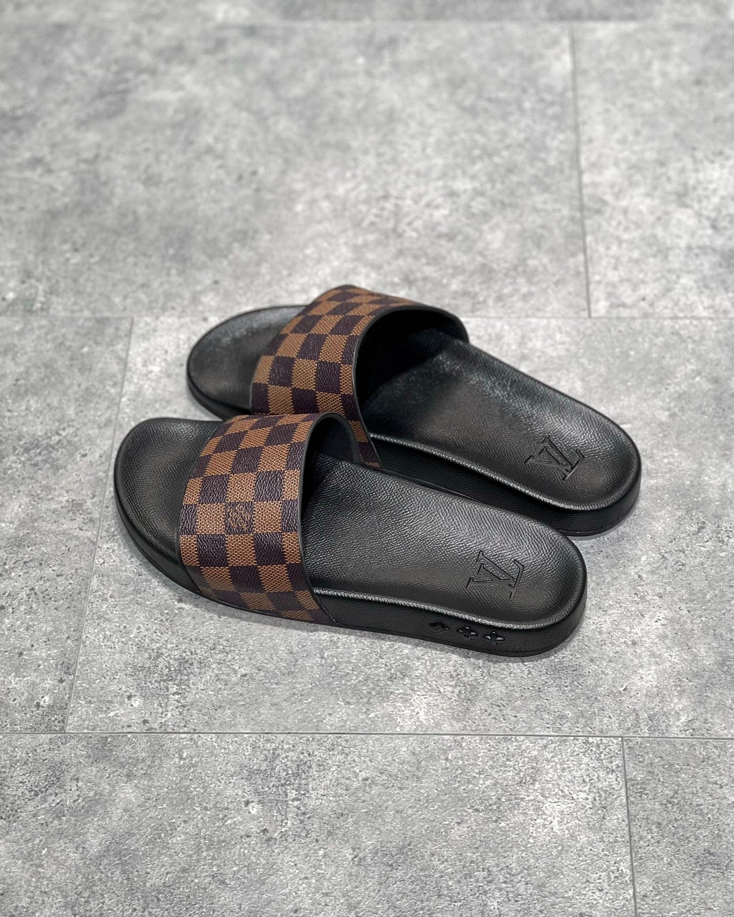 Lv Sandal