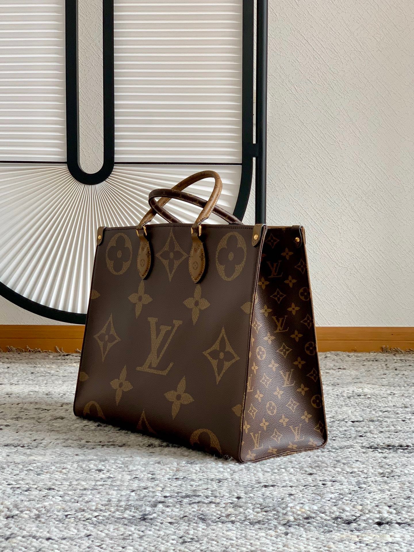 LV OnTheGo Tote -M44576