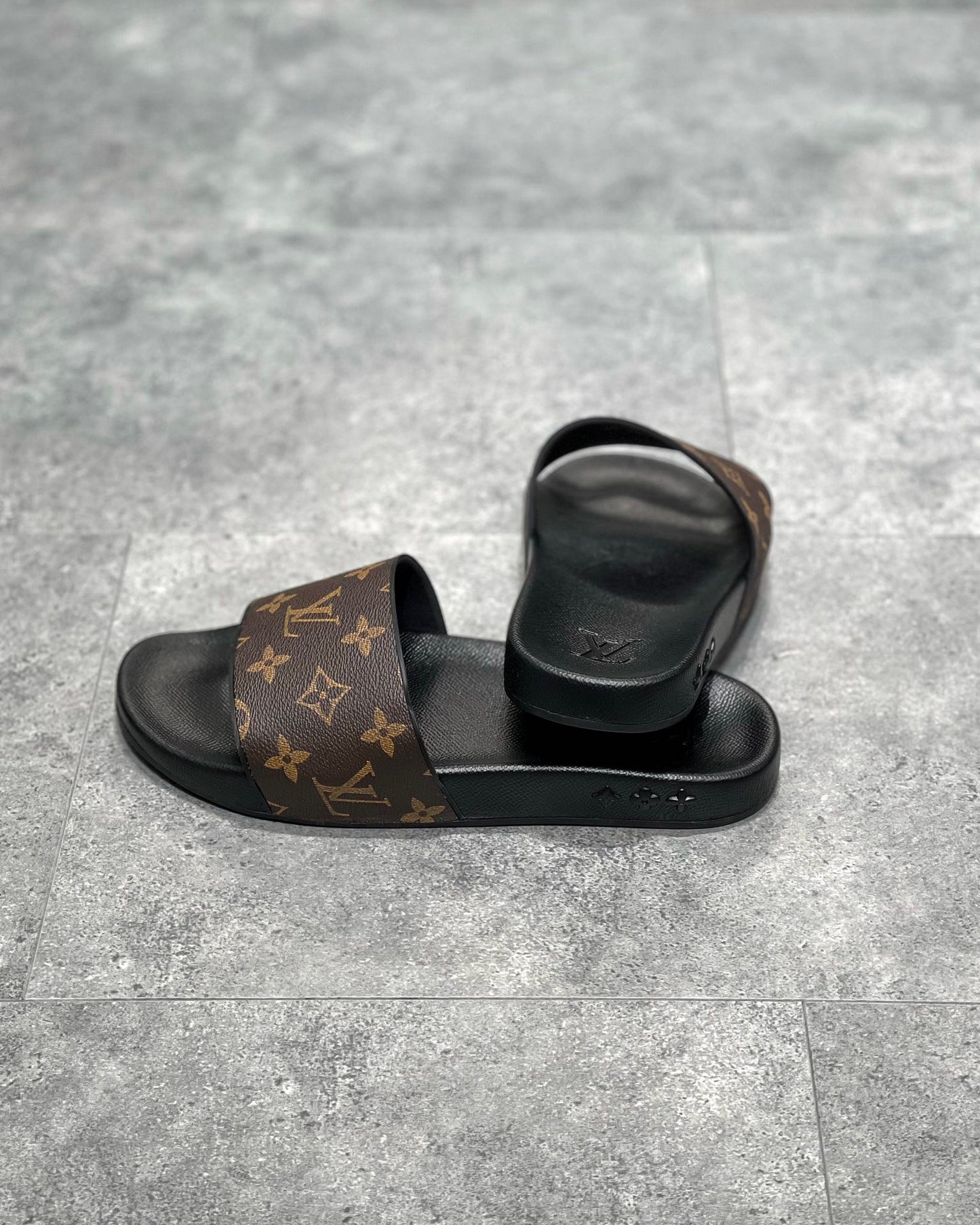 Lv Sandal