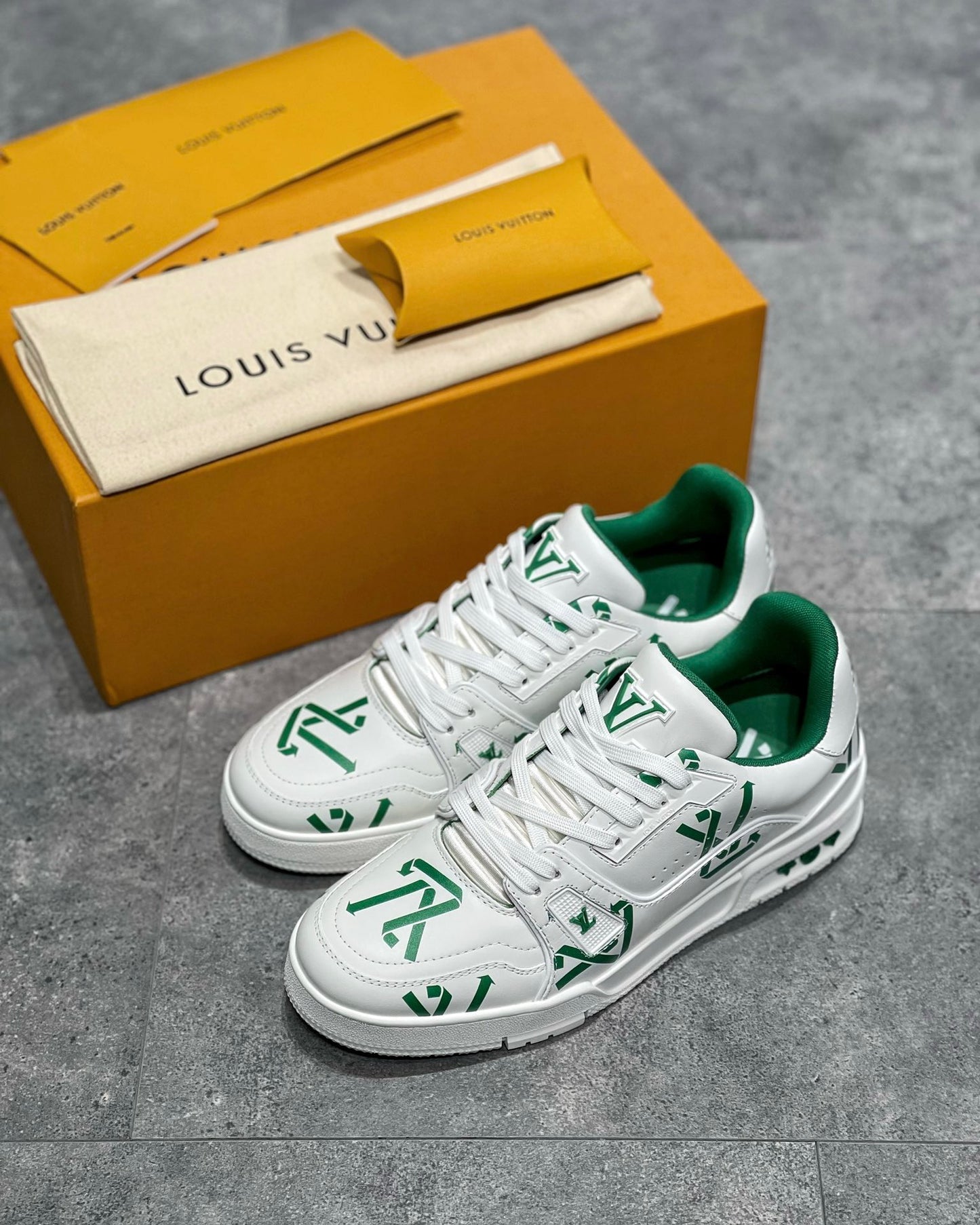 Lv Sneakers