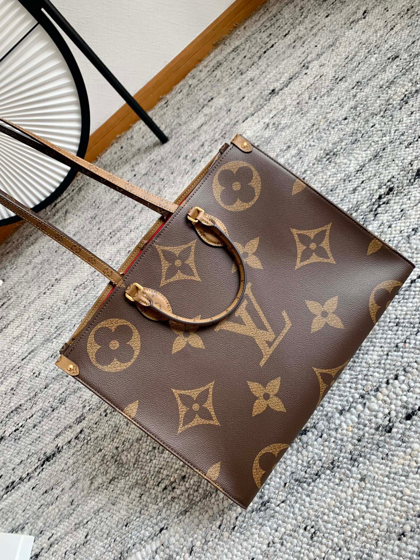 LV OnTheGo Tote -M44576