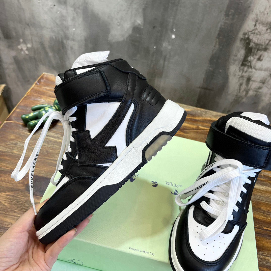 Off-White Sneakers