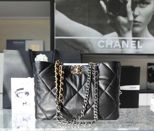 Chanel 22K 19Shopping Bag