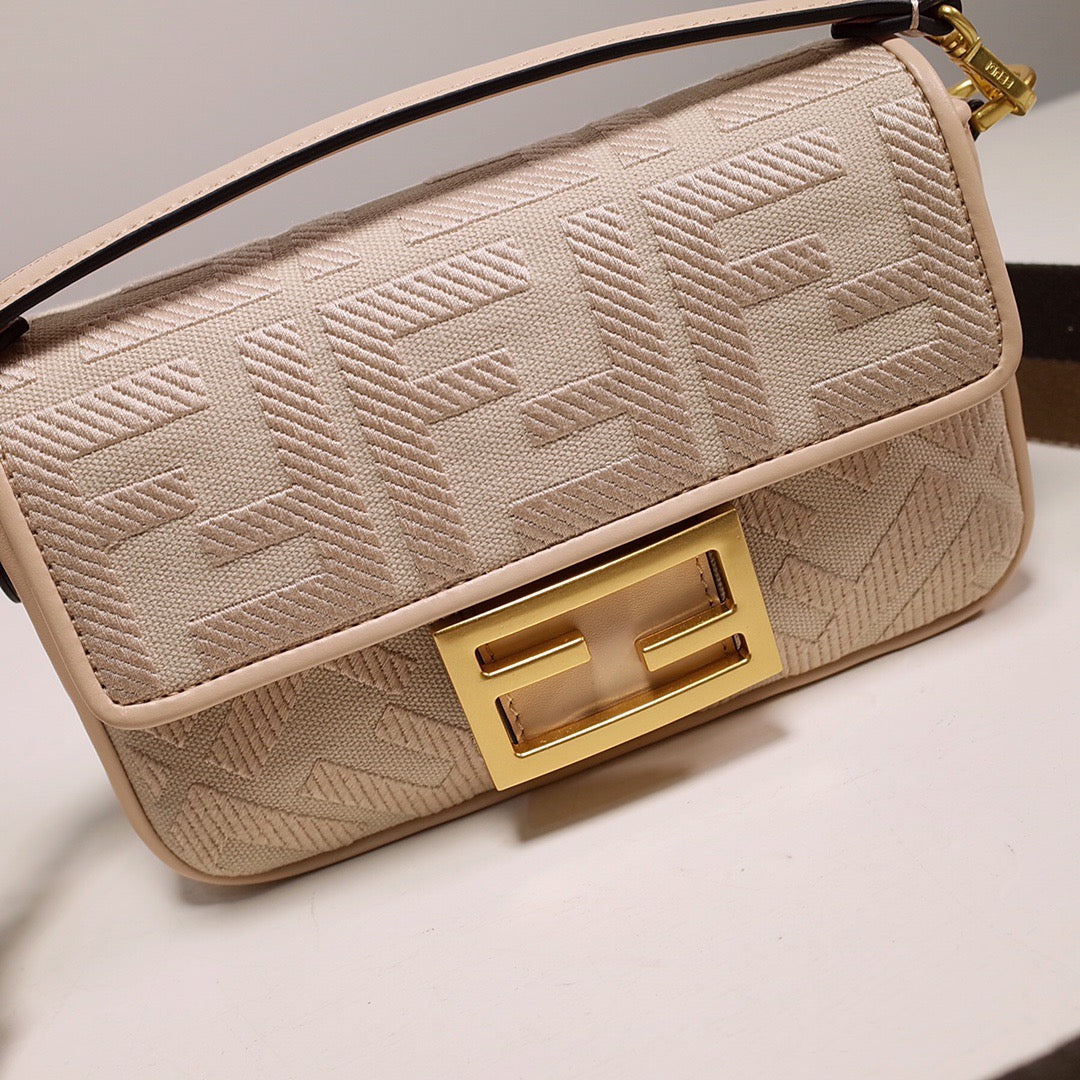 Fendi Baguette