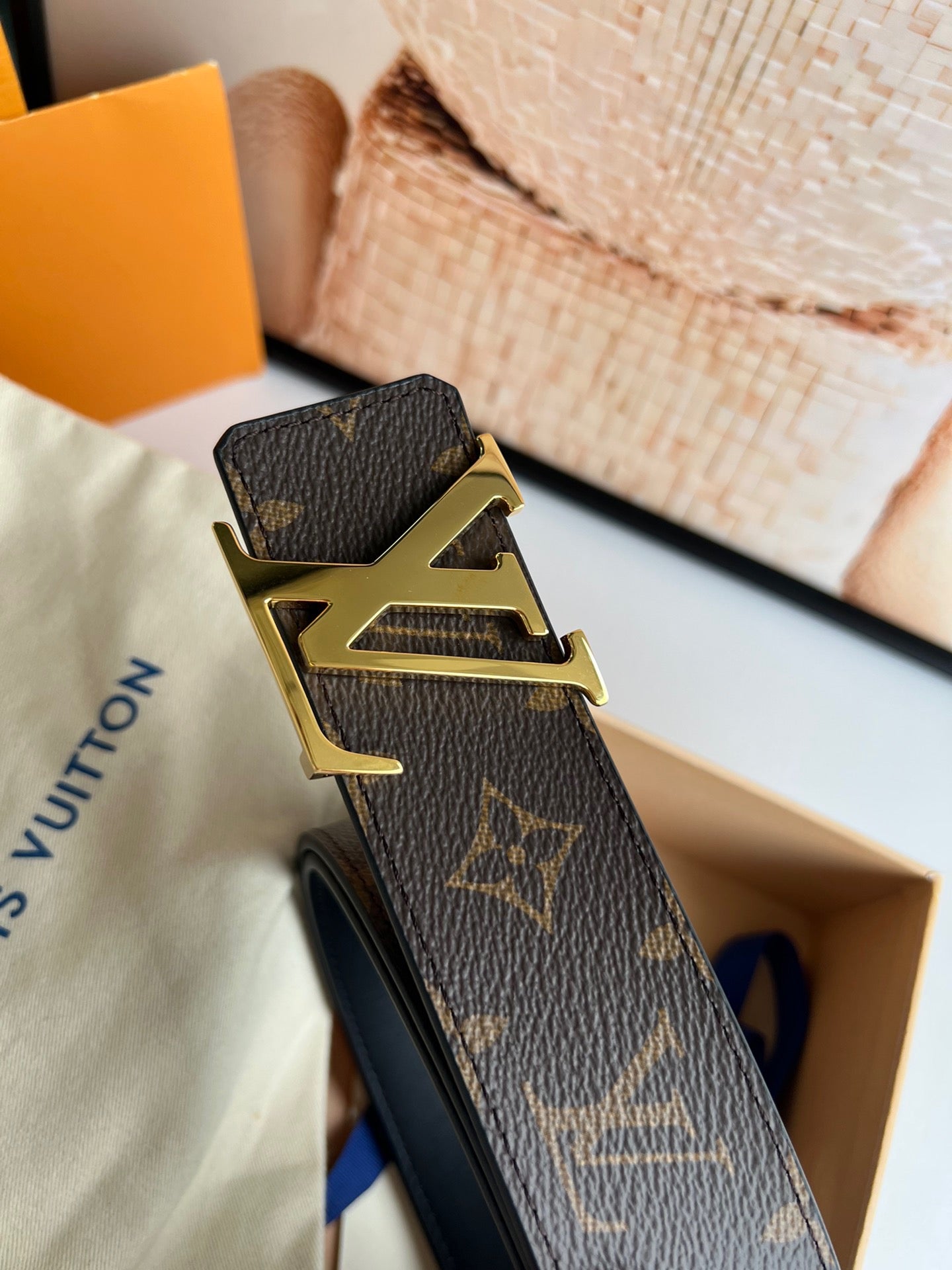 Lv Belts