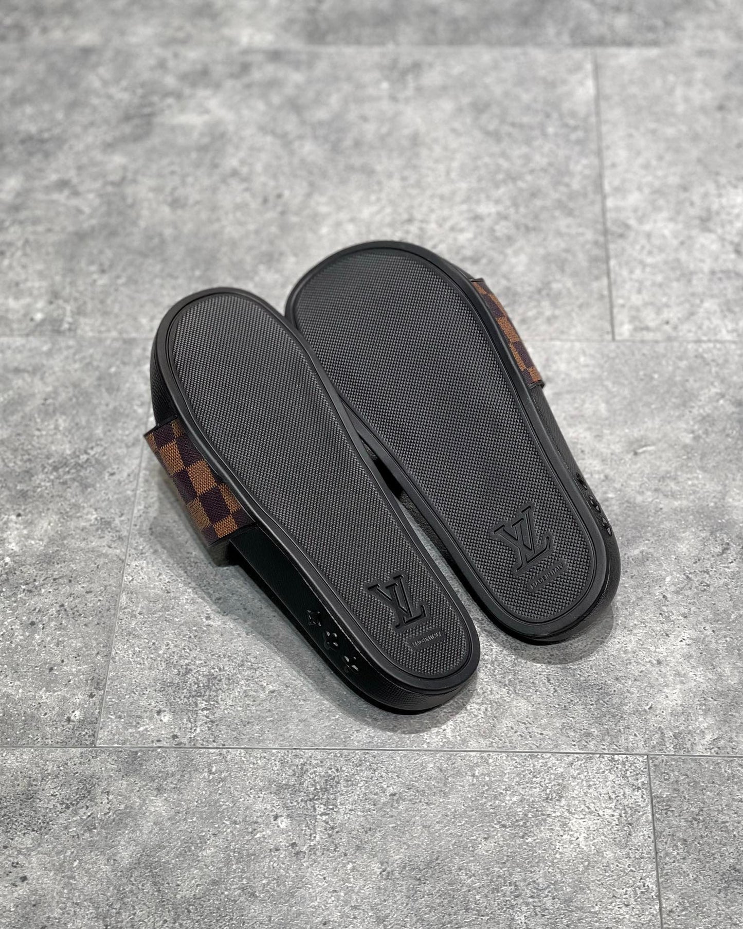 Lv Sandal