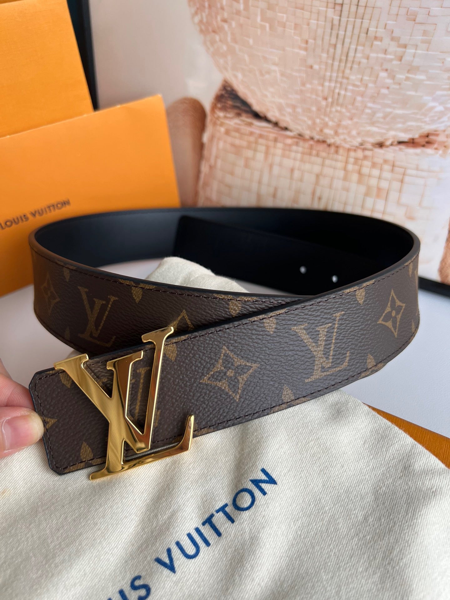 Lv Belts